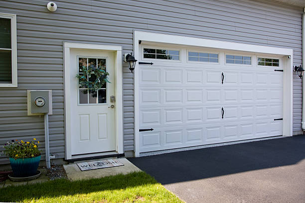 24/7 Emergency Garage Door Panel Replacement experts in Blue Ridge, VA